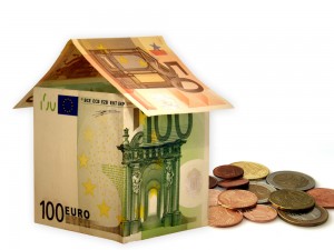 Unser Tipp: Immobilie als Geldanlage macht auch heute Sinn, wenn Sie genau rechnen. (Foto: R_K_B_by_chocolat01_pixelio.de)